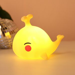 Veilleuse en silicone colorée en forme de baleine heureuse