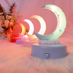 Veilleuse lune romantique colorée